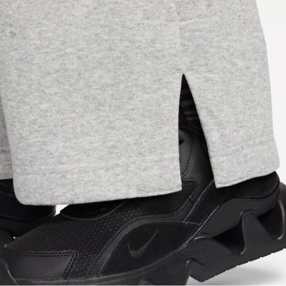 Nike Sportswear Phoenix
Fleece High-Waisted
Wide-Leg Sweatpants - Picture 7 of 14